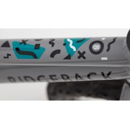 rb22761_detail05.jpg
