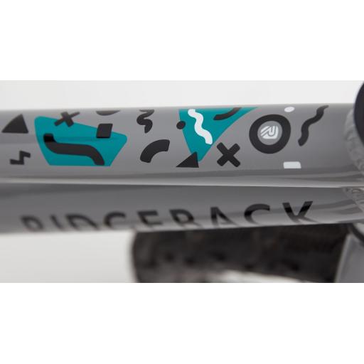 rb22761_detail05.jpg
