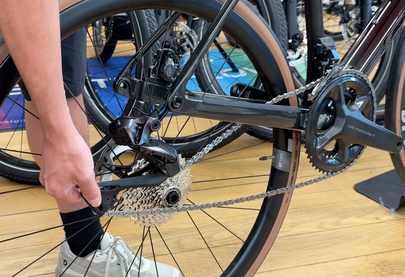 How to remove Scott road and gravel bike wheels with disc brakes